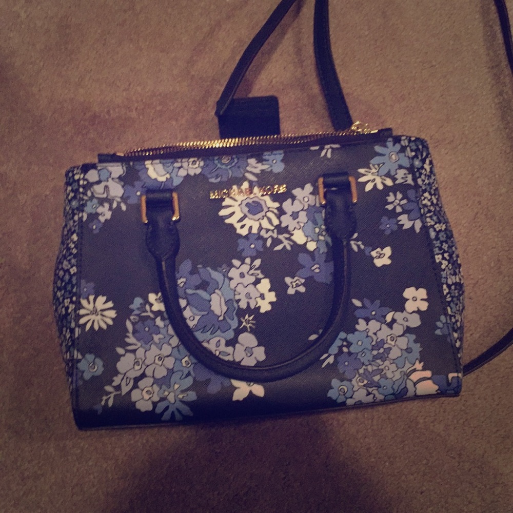 Michael Kors crossbody leather bag never used